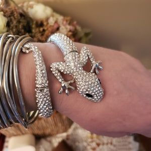 🎀Clearance🎀 True vintage Crystal lizard cuff bracelet